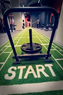 CE ISO9001 ISO14001 Sertifikasi Dorelom Latihan Athletic Grass Mat untuk lantai kebugaran