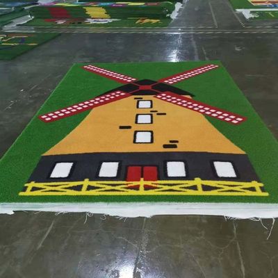 PE PP Dukungan Logo Rumput Buatan Pola Warna Rumput Sintetis Karpet Sepak Bola Mini