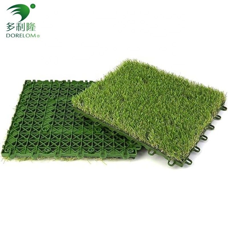 Komersial Artificial Grass Turf Tile Interlocking Desain 3/8 inci Gauge DIY Pet Lawn Mat